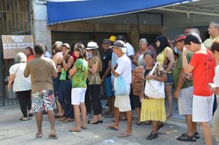 Eleitores fazem fila para votar em todo o Brasil, a cena se repetiu em juiz de Fora (Foto: Agência Brasil)