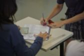 Eleitores vão as urnas em todo país (Foto: Agência Brasil)